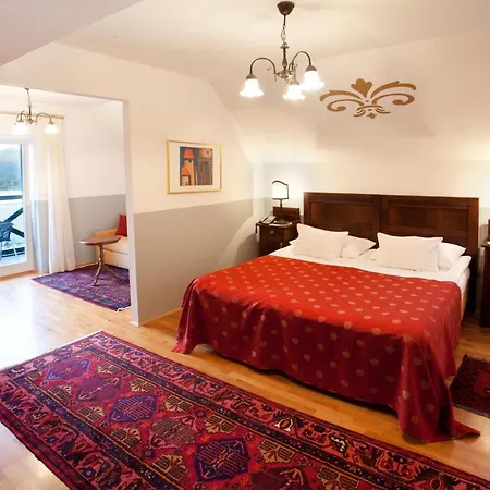 Triglav Hotel 4*